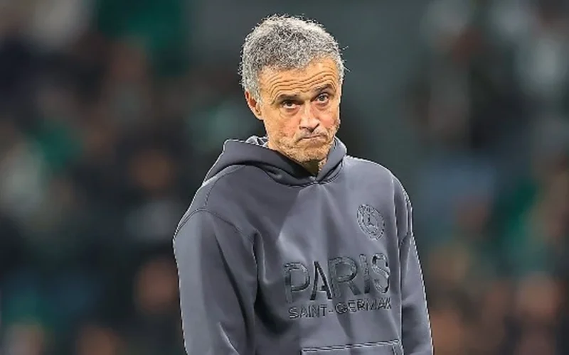 لويس إنريكي يحذر من صعوبة مواجهة برشلونة في دوري الأبطال